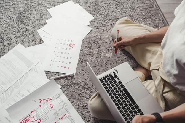a photo showing how long distance moves can teach us about project management